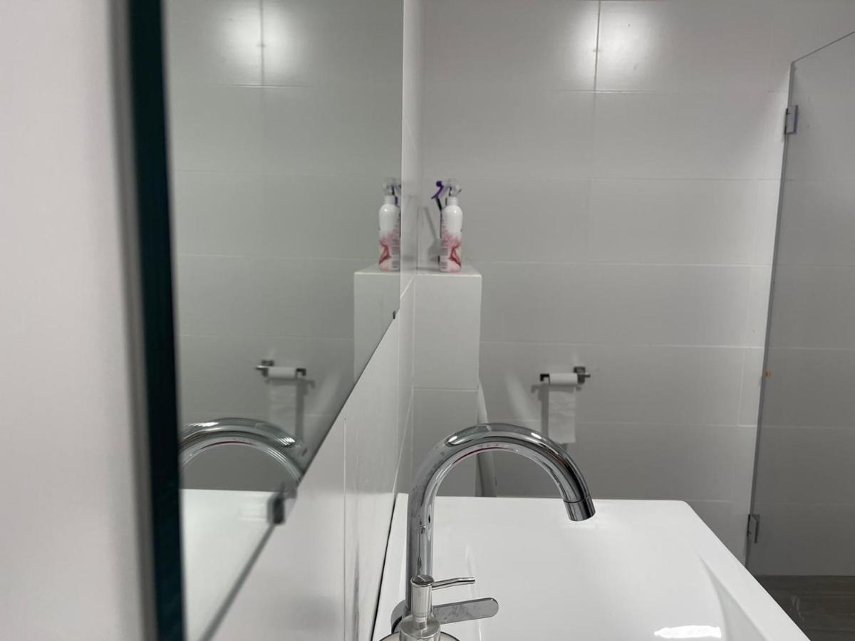 חדרי לייבל Label Rooms Blue & Red Tiberias Exterior photo